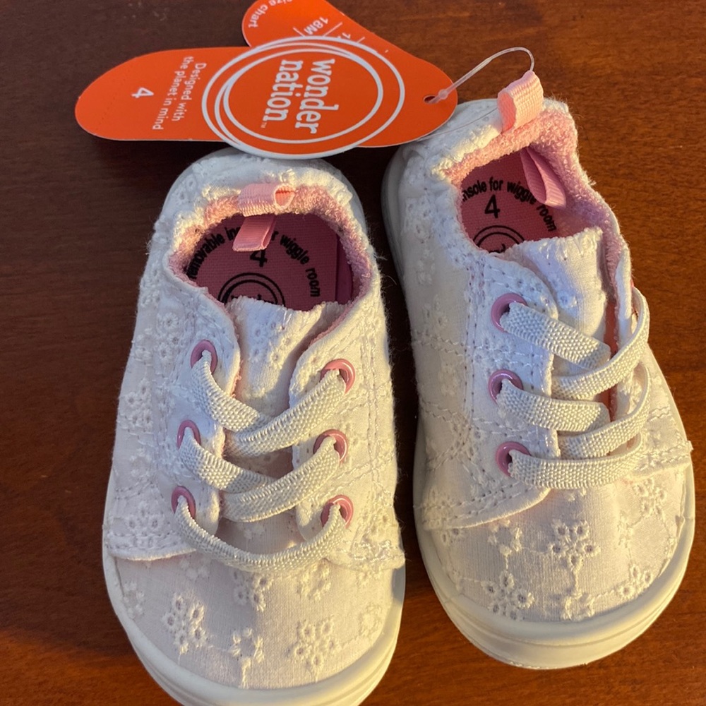 Size 4 pink toddler sneakers new with tags